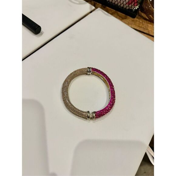 Fuschia pink rhinestone and pebbles gold magnetic latch bangle bracelet - gorgeo - Picture 9 of 11